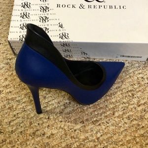 Size 7 point toe heels Brand new never worn!